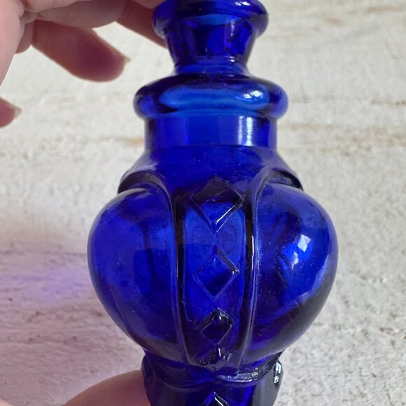 Vintage Victrylite Cobalt Blue Glass Crown Bottle - Made in Italy - Picture 3 of 10